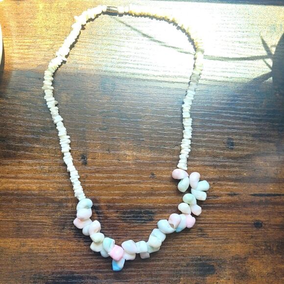 New! Gorgeous Summer Shell Necklace Puka Colorful Light Pastel - Picture 1 of 4